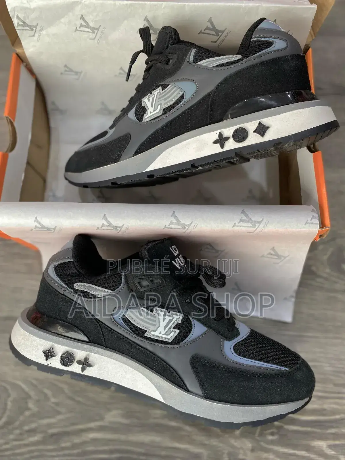 Louis Vuitton Run Away
Size: 40 À 44
*18mille en Gros*