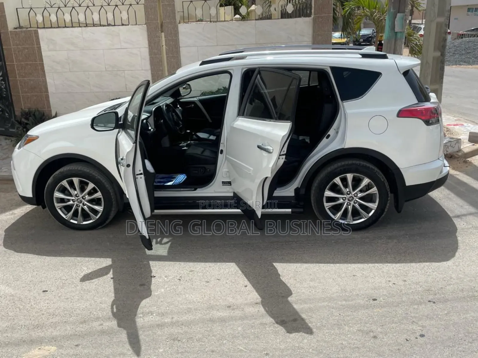 Toyota RAV4 Limited 4dr SUV AWD (2.5L 4cyl 6A) 2018 Blanc