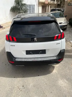 PEUGEOT 5008 1.6 BlueHDi 120 GT Line 2018 Blanc