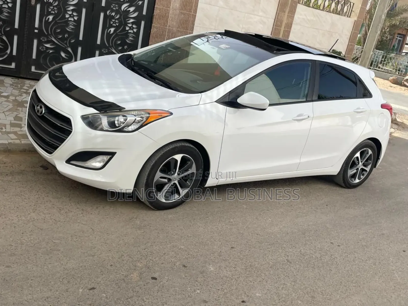 Hyundai Elantra ECO Sedan FWD (1.4L 4cyl 7A) 2017 Blanc