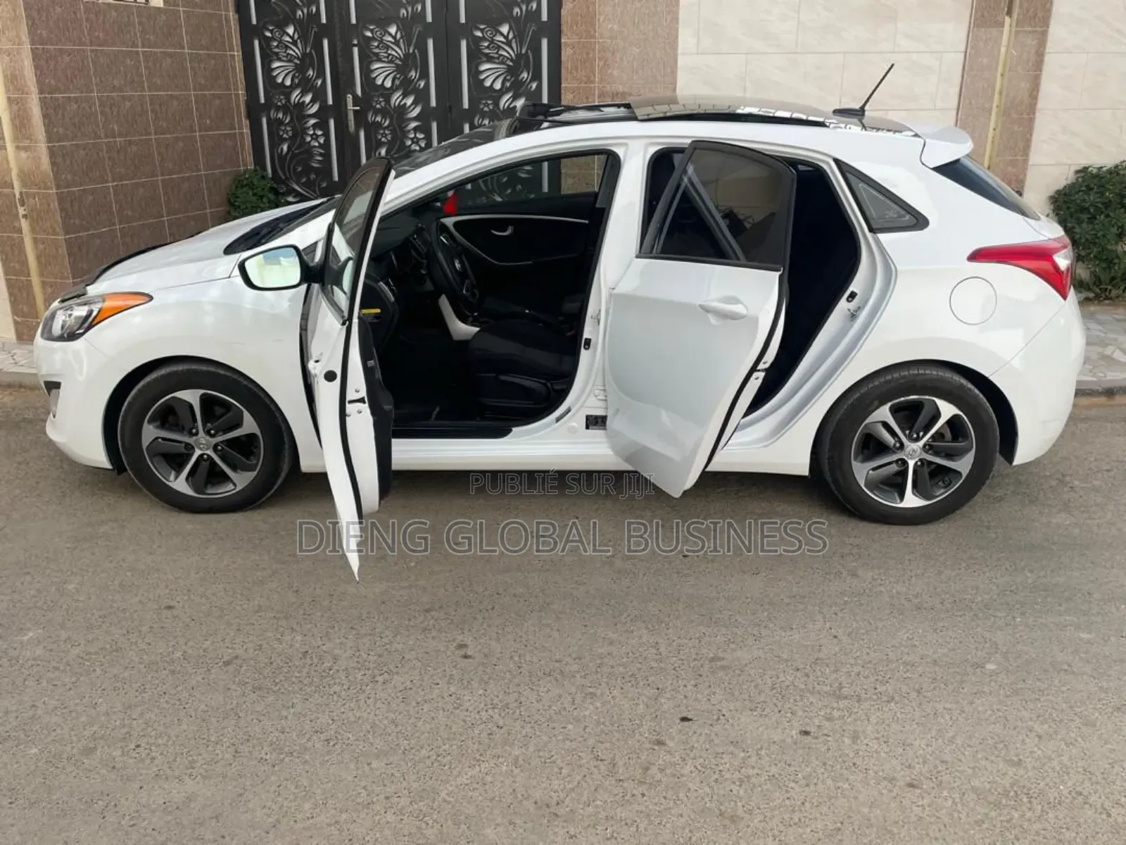 Hyundai Elantra ECO Sedan FWD (1.4L 4cyl 7A) 2017 Blanc