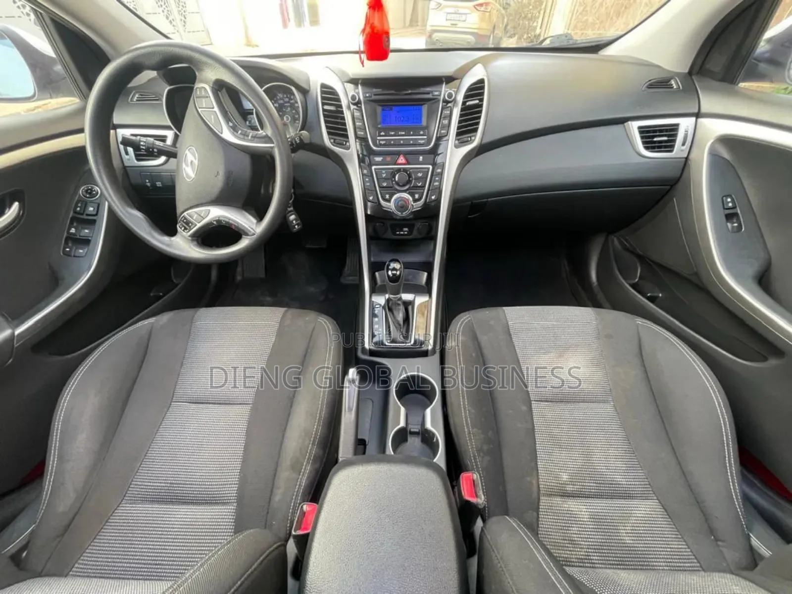 Hyundai Elantra ECO Sedan FWD (1.4L 4cyl 7A) 2017 Blanc