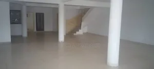 2chbre Duplex dans Restaurant, Yoff à Louer