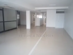 2chbre Duplex dans Restaurant, Yoff à Louer