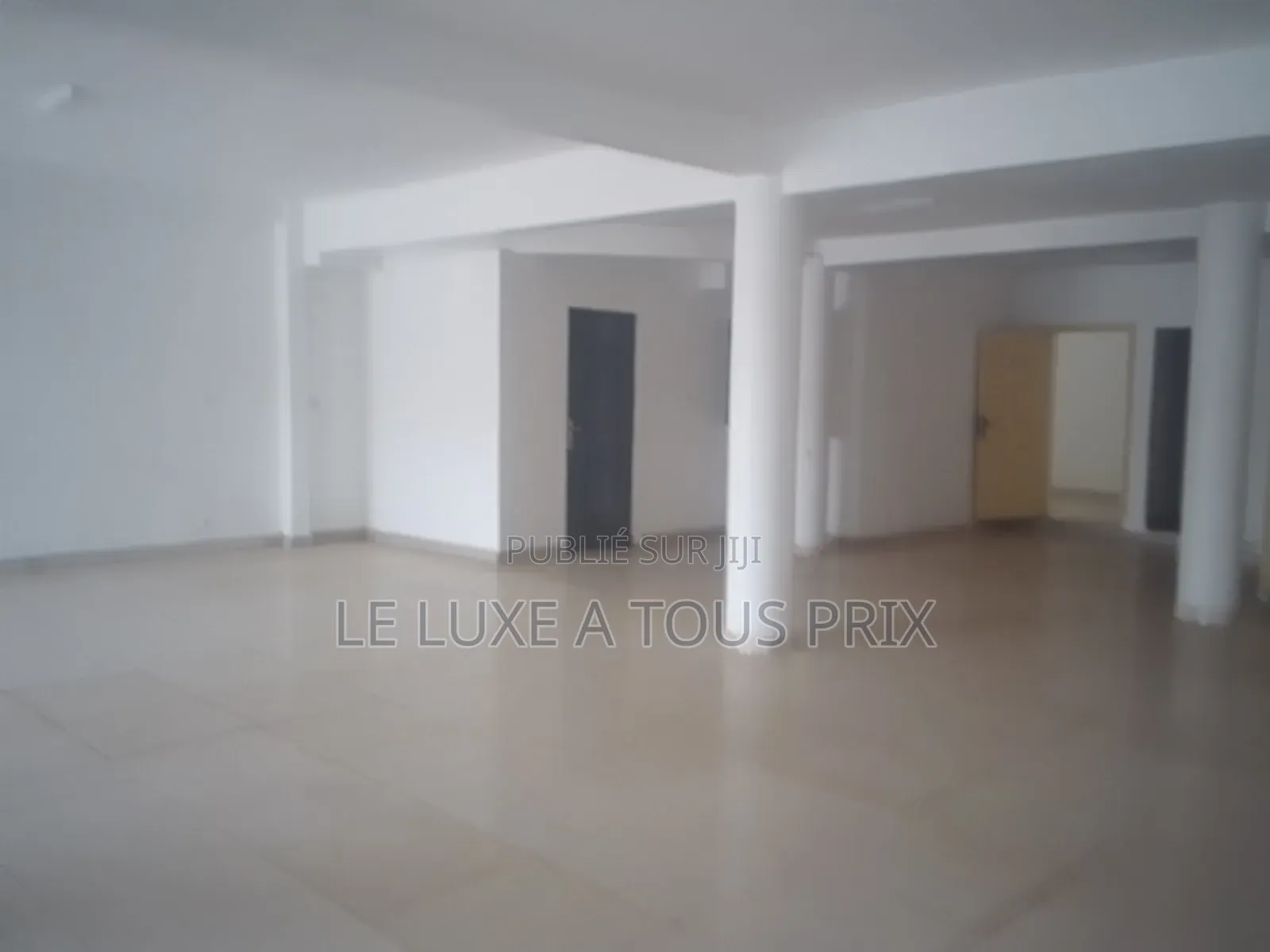 2chbre Duplex dans Restaurant, Yoff à Louer