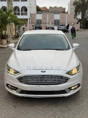 Photo - Ford Fusion 2018 Blanc