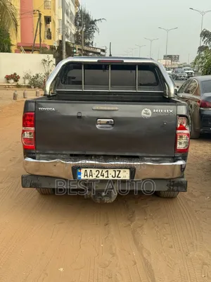 Toyota Hilux 2013 Gris