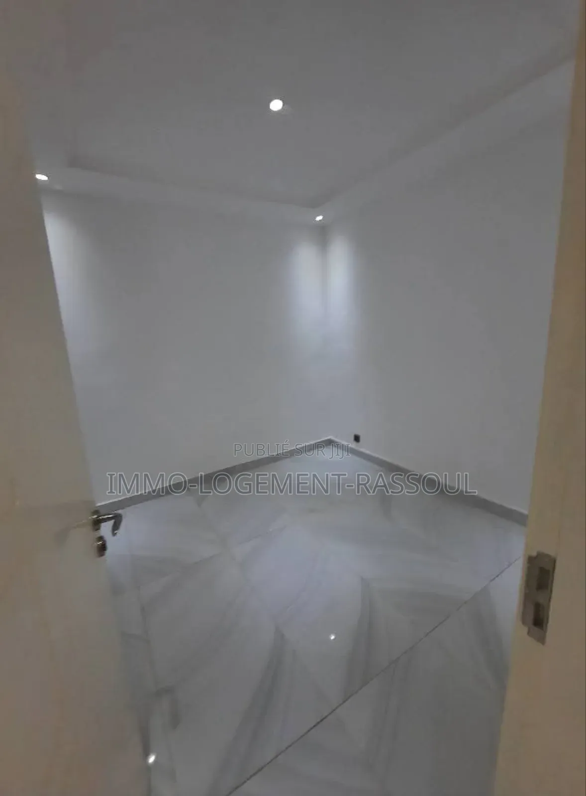 3chbre Appartement dans , Almadies à Louer