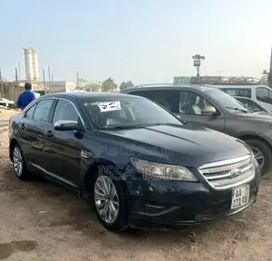 Ford Taurus 2011 Noir