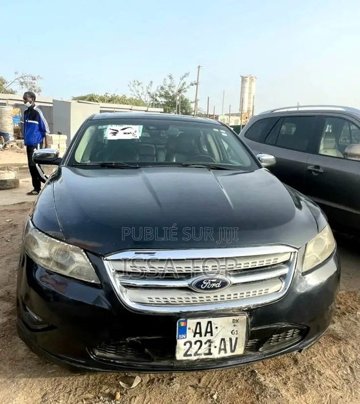 Ford Taurus 2011 Noir