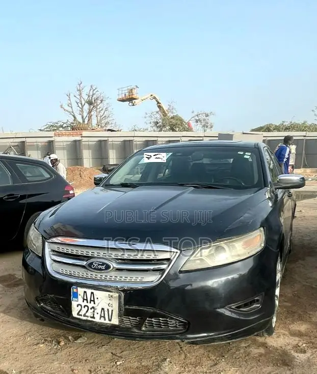 Ford Taurus 2011 Noir