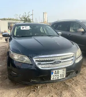 Ford Taurus 2011 Noir