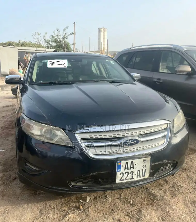 Ford Taurus 2011 Noir