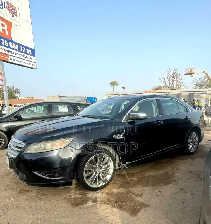 Ford Taurus 2011 Noir
