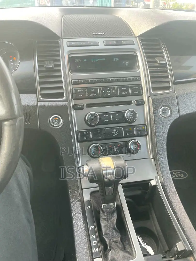 Ford Taurus 2011 Noir