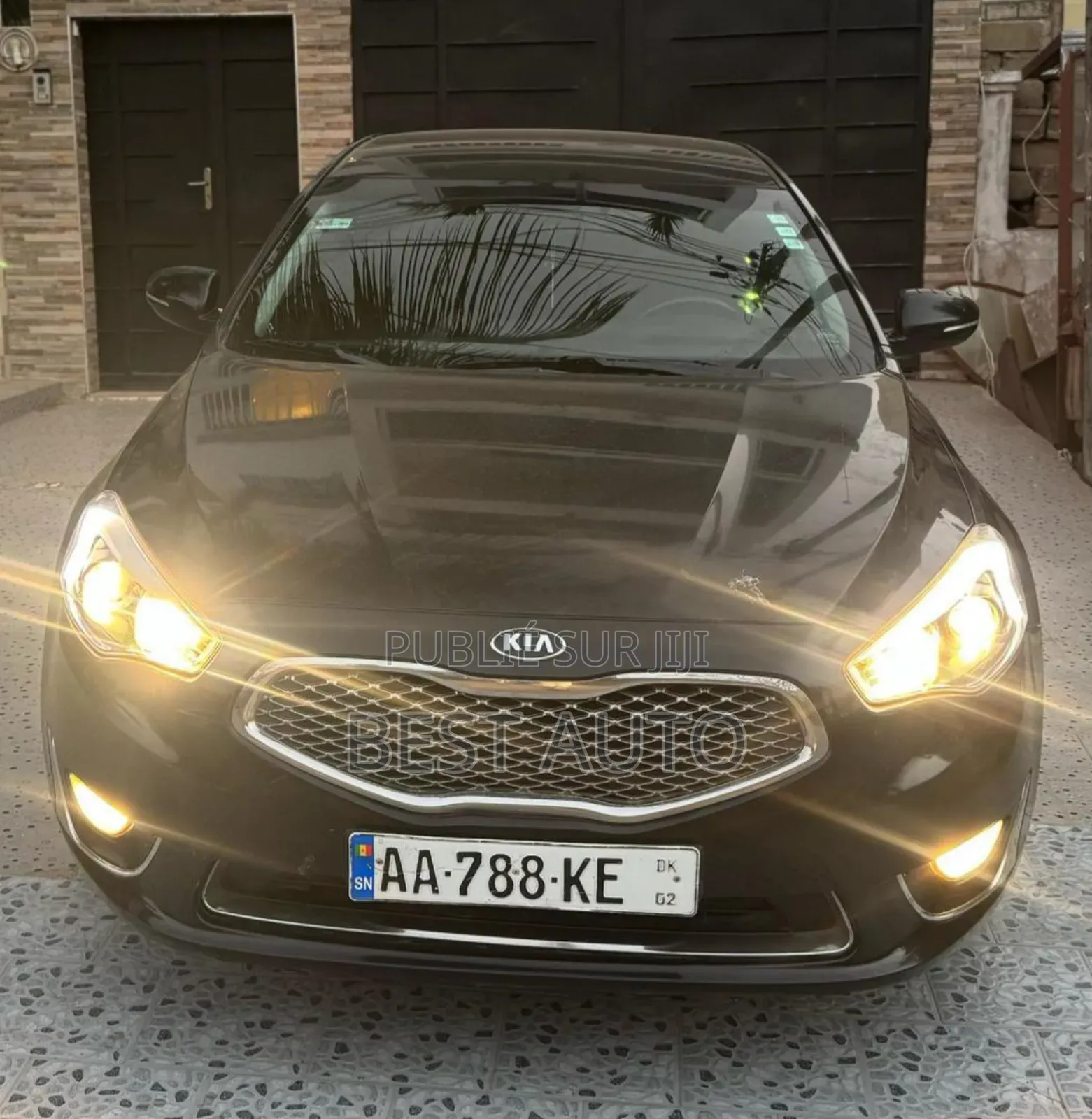 Kia K3000 2015 Noir