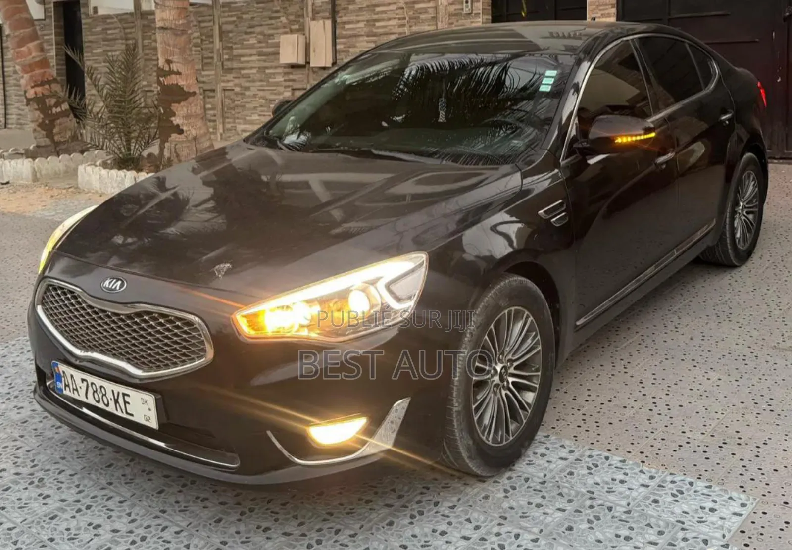 Kia K3000 2015 Noir