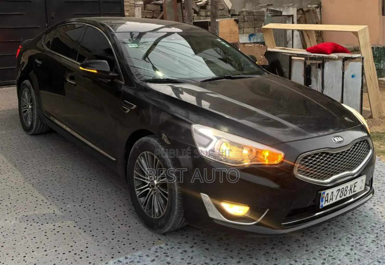 Kia K3000 2015 Noir