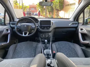 PEUGEOT 2008 2016 Blanc