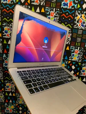 Photo - Ordinateur Portable Apple MacBook 2017 8GB Intel Core I5 SSD 128GB