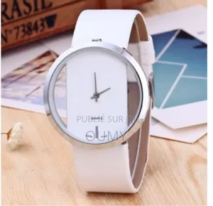Photo - Montre a Quartz Creuse - Blanc