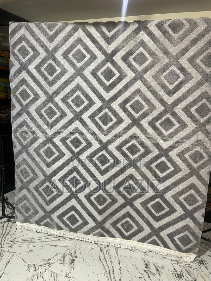 Moquette/5d : Prix 1 À 11 PCS = 11000f*