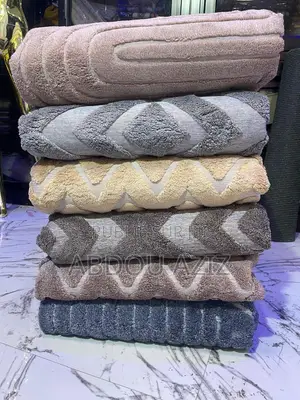 Moquette/5d : Prix 1 À 11 PCS = 11000f*