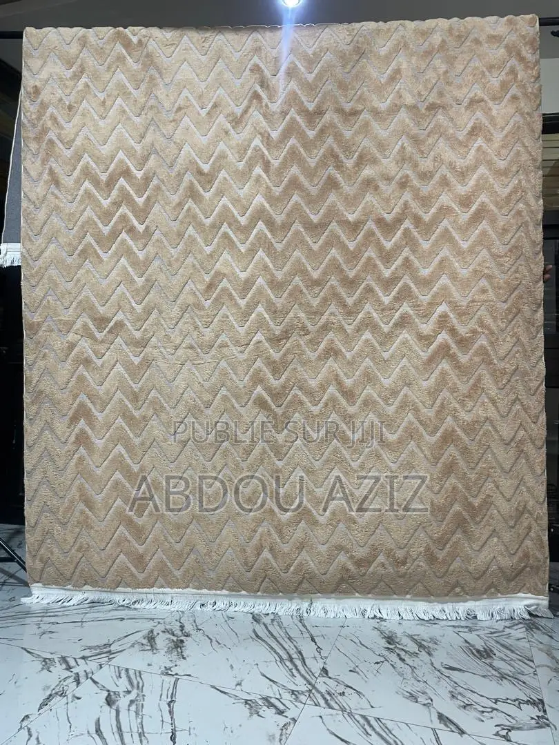 Moquette/5d : Prix 1 À 11 PCS = 11000f*