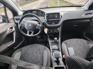 PEUGEOT 2008 2017 Bleu