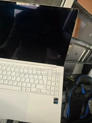 Photo - New Ordinateur Portable Samsung Autre 8GB Intel Core I5 SSD 512GB