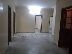 3chbre Appartement dans Km Immo Services, Mermoz Sacré-Cœur à Louer
