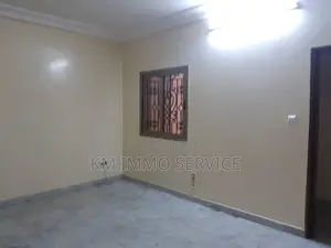 3chbre Appartement dans Km Immo Services, Mermoz Sacré-Cœur à Louer