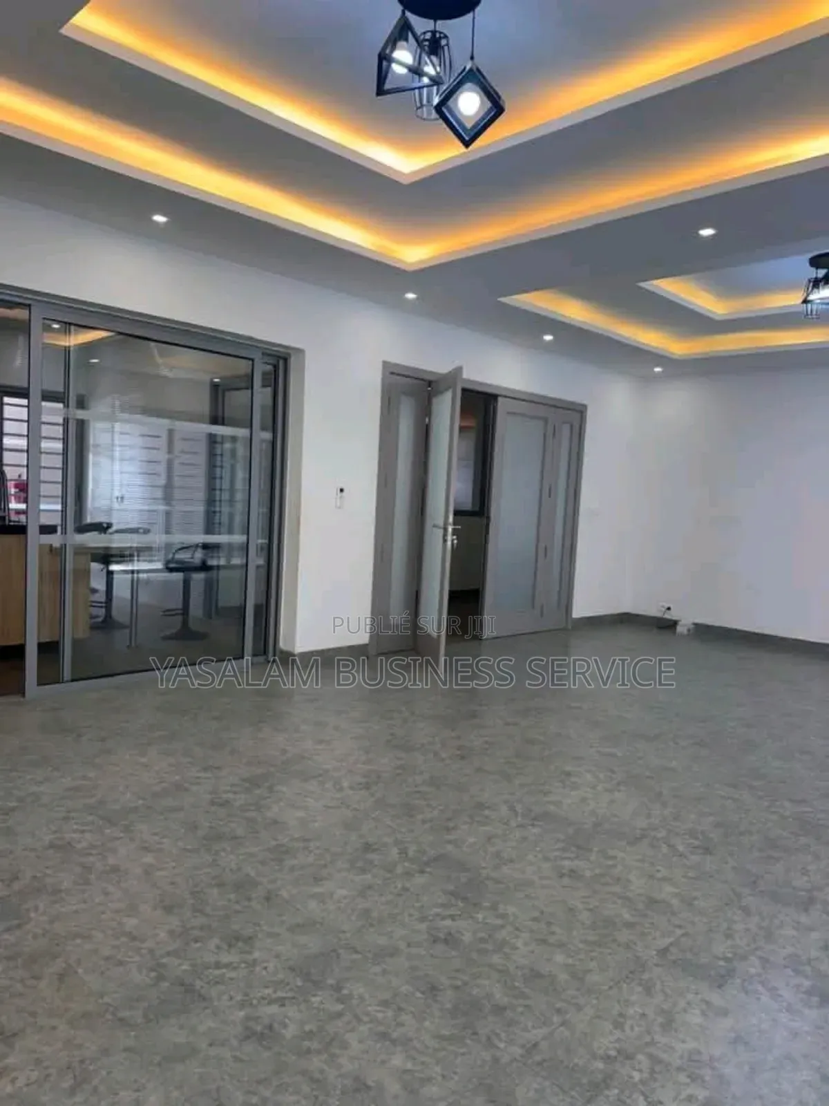 8chbre Villa dans Yasalam Business, Almadies à Vendre