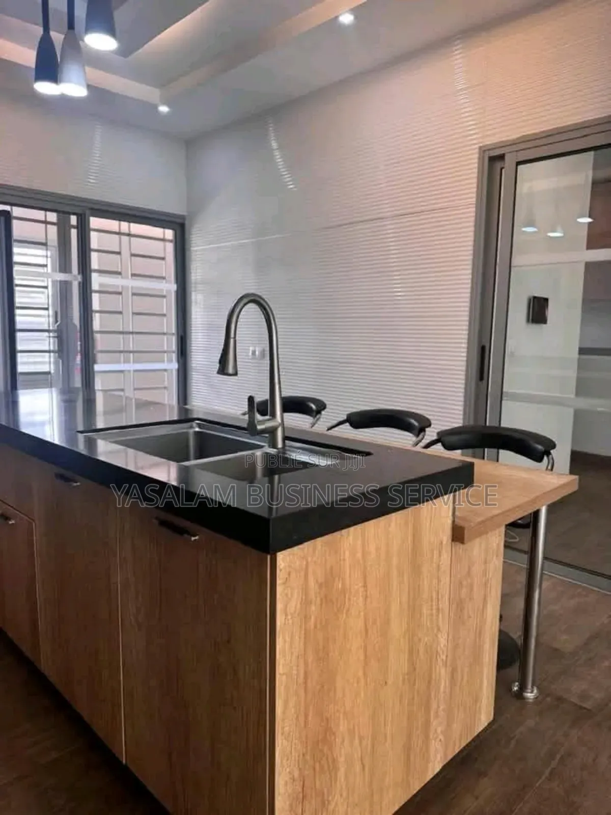 8chbre Villa dans Yasalam Business, Almadies à Vendre