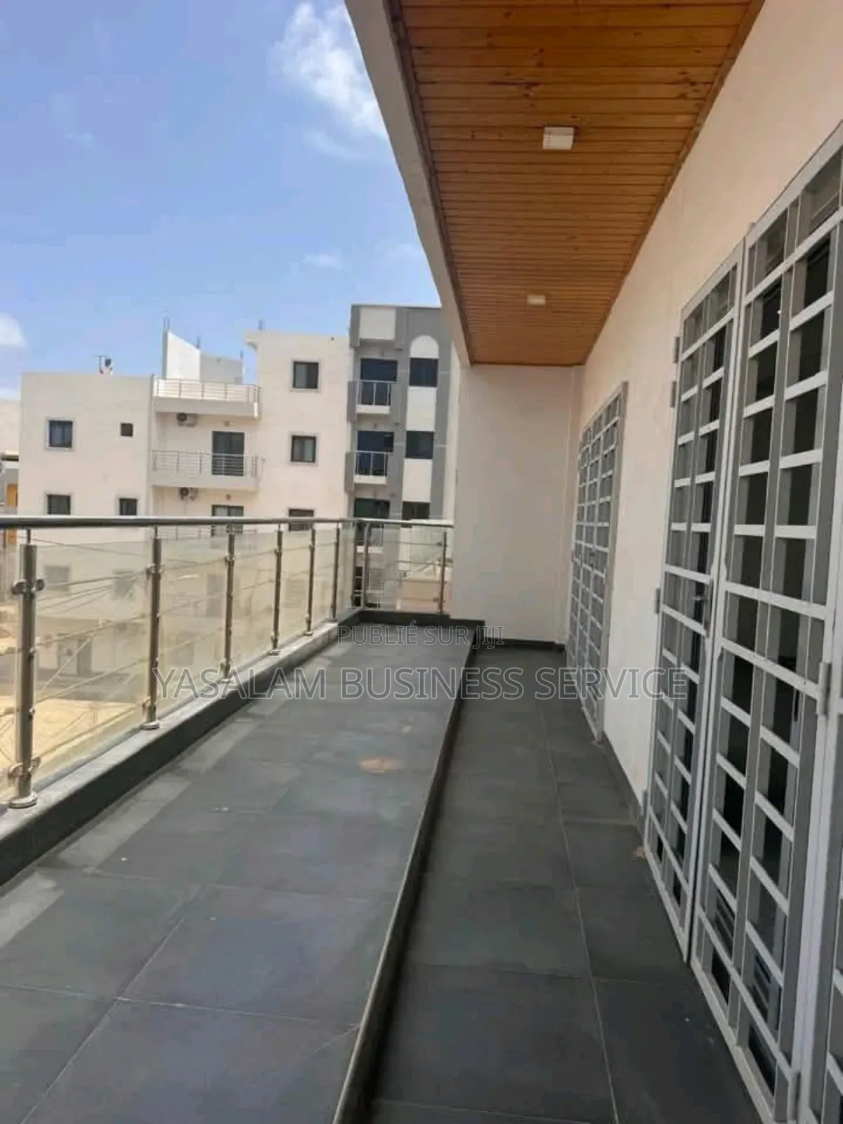 8chbre Villa dans Yasalam Business, Almadies à Vendre