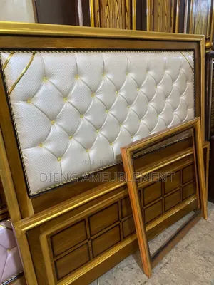 Photo - Double Lit Avec Coiffeuse