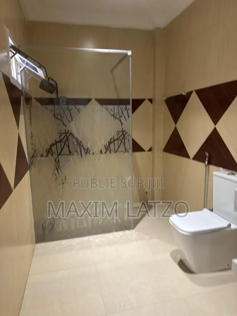 3chbre Appartement dans Almadies à Louer