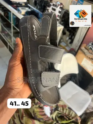 Chaussons Unisexes Witta – Confort Et Élégance Réunis