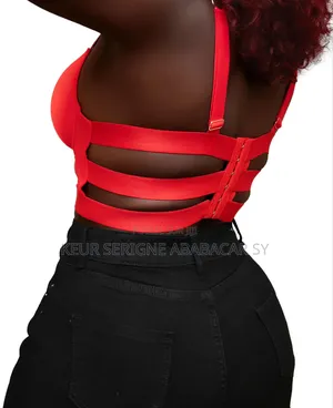 Admirez Notre Nouveau Soutien-gorge Gainant Et Stylé.