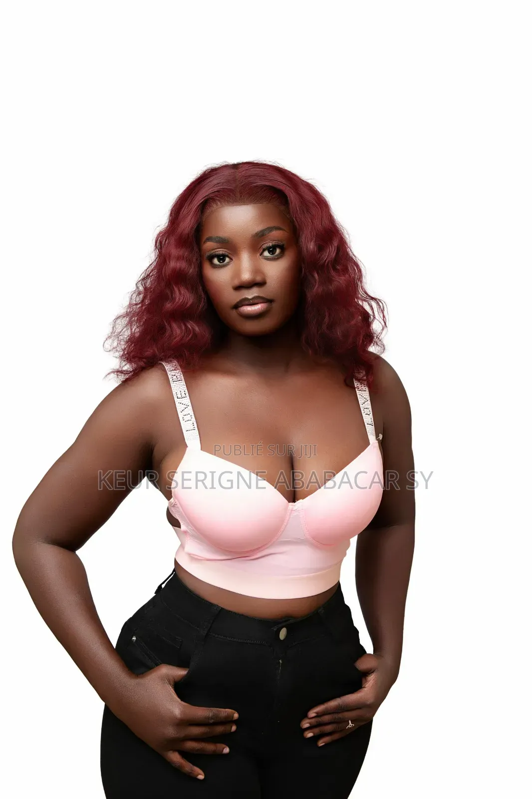 Admirez Notre Nouveau Soutien-gorge Gainant Et Stylé.