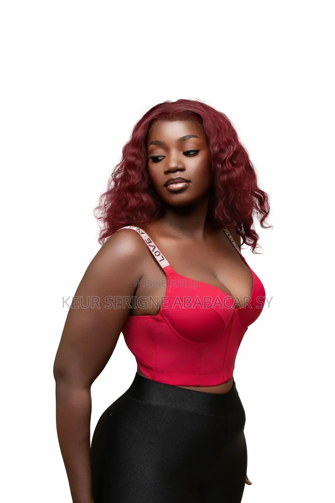 Admirez Notre Nouveau Soutien-gorge Gainant Et Stylé.