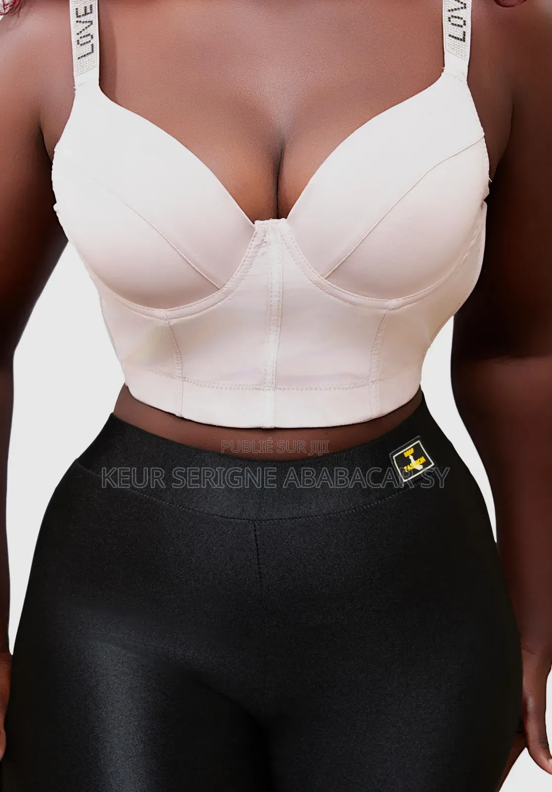 Admirez Notre Nouveau Soutien-gorge Gainant Et Stylé.