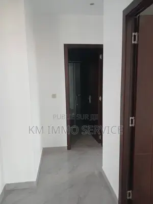 3chbre Appartement dans Km Immo Service, Mermoz Sacré-Cœur à Louer