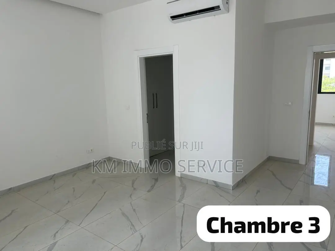 3chbre Appartement dans Km Immo Service, Mermoz Sacré-Cœur à Louer