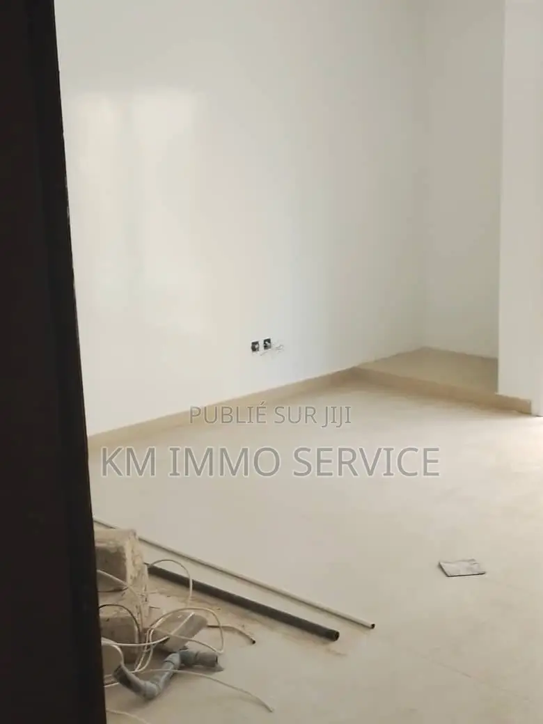 3chbre Appartement dans Km Immo Service, Mermoz Sacré-Cœur à Louer