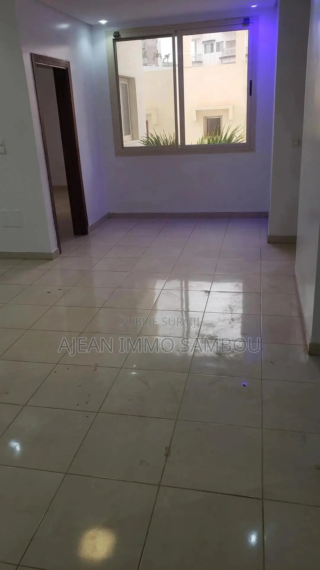 3chbre Appartement dans Sambou Immo, Yoff à Louer