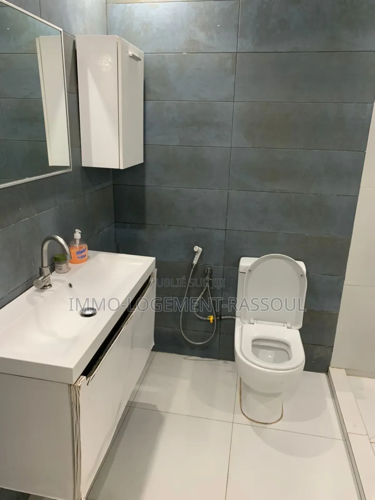 Furnished 2chbre Appartement dans , Almadies à Louer
