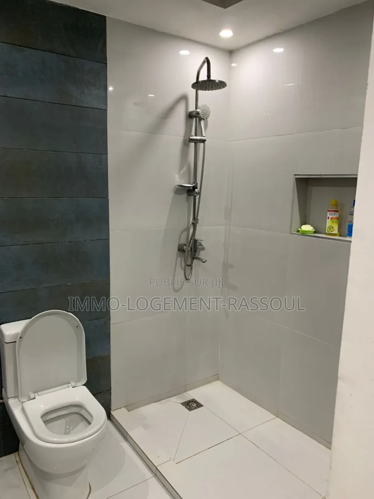 Furnished 2chbre Appartement dans , Almadies à Louer