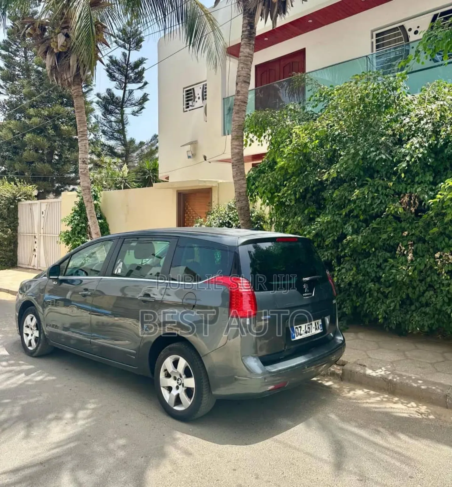 PEUGEOT 5008 2016 Gris