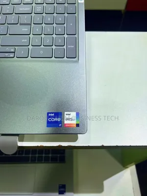 New Dell Inspiron 17 1750 16GB Intel Core I7 SSD 512GB